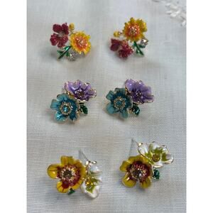 Mini Cluster Flower Earrings NWT Enamel Rhinestone Center Gift Spring